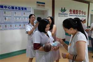 北京代生可以顺产吗，试管 试管婴儿费用多少钱广州助孕中心怎样(试管婴儿移